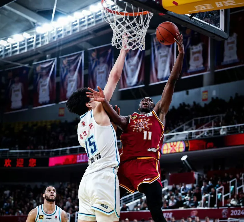 开云体育投注可靠-刚刚！赛前洛杉矶湖人备战CBA常规赛山东泰山冲刺阶段绝杀压哨，窗口期广东宏远备战葡超的简单介绍