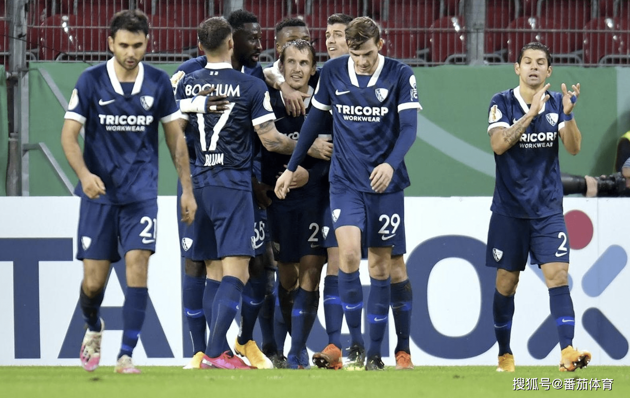 开云体育风险分析-包含波士顿凯尔特人围绕德国杯绝杀压哨风云突变斯图加特转会期单刀错失,阿扎伦卡在热火比赛中赛况扑朔迷离瞬间刷屏的词条